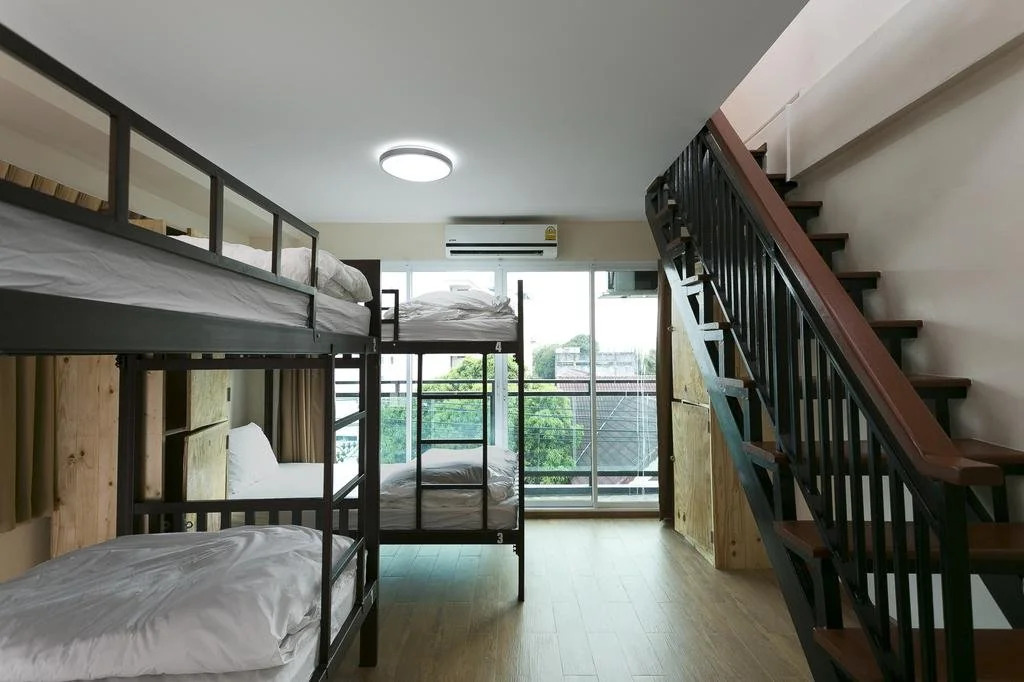 Small Space Cafe and Hostel