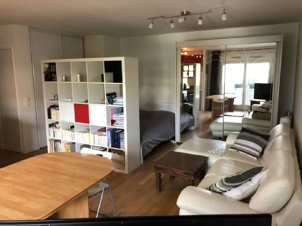 Furnished Studio on the Floor