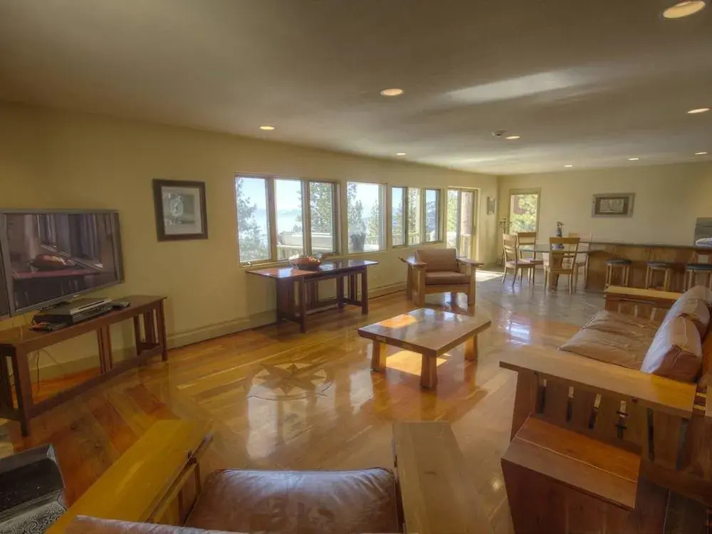Panoramic Views of Lake Tahoe 8 Br home by RedAwning
