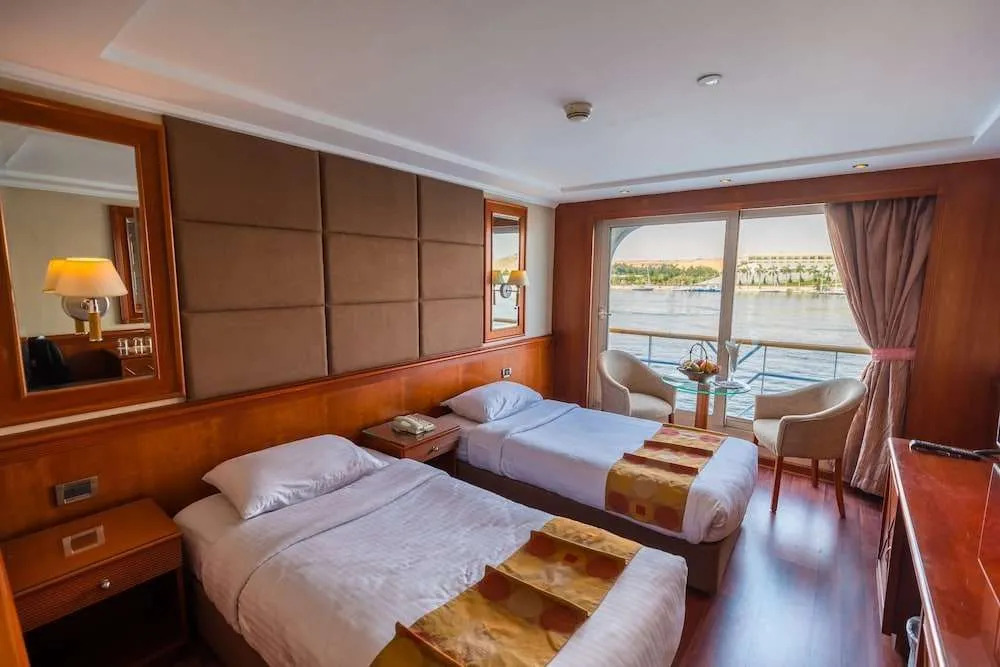 Nile Cruise King Tut