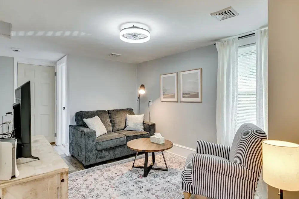 2 Mi to Uptown: Centrally Located Kingston Apt!