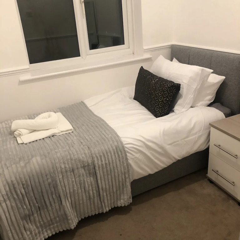 Lovely 3-bed House in Chafford Hundred