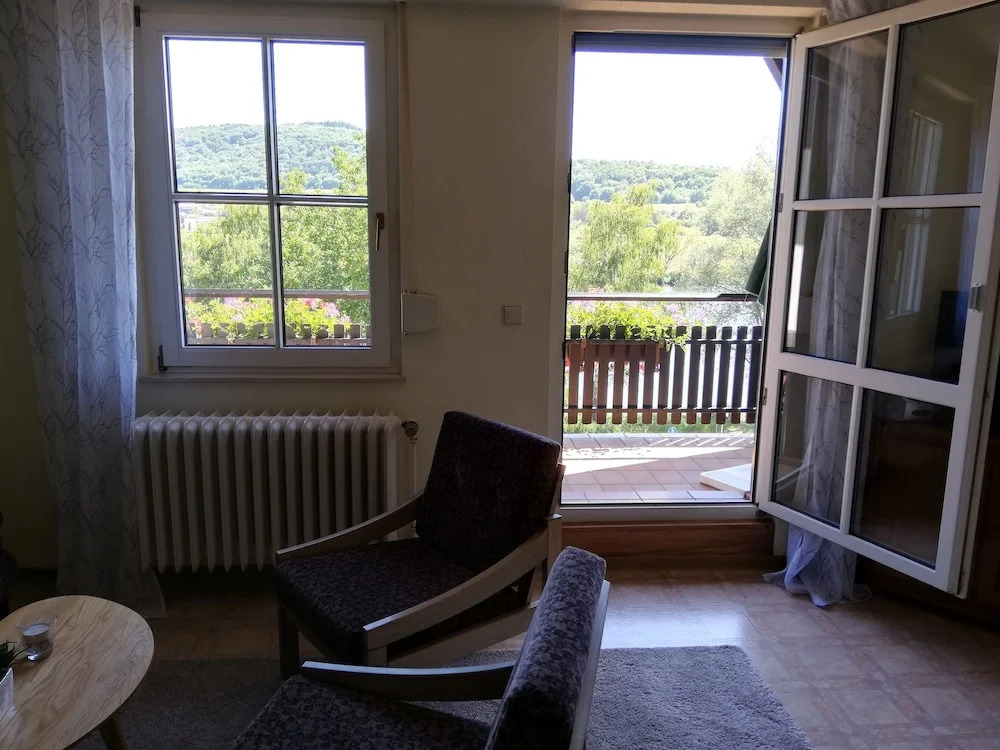 Ferienwohnungen Zum Niederberg mit Balkon und Moselblick
