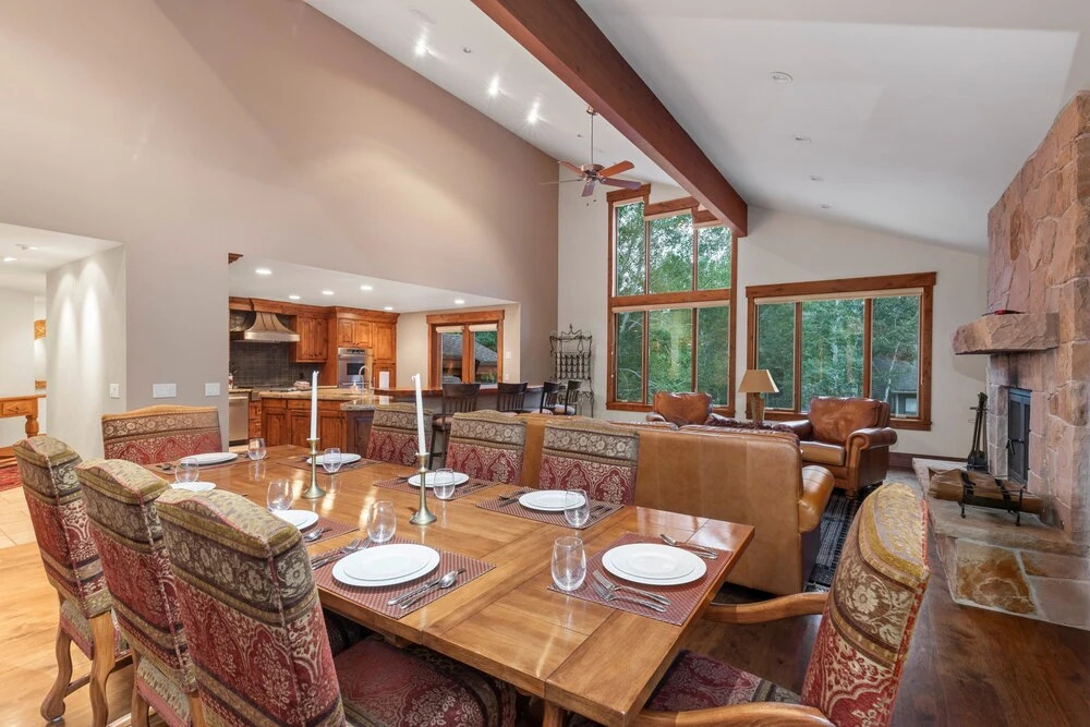 2430 Deer Valley Getaway! Peaceful Home Minutes From Deer Valley With Private Hot Tub! 4 Bedroom Home by RedAwning