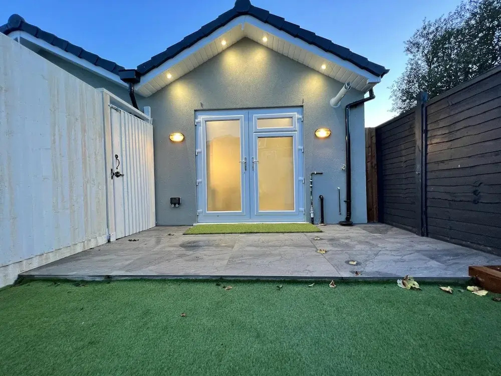 Stunning 1-bed Studio in Greenford