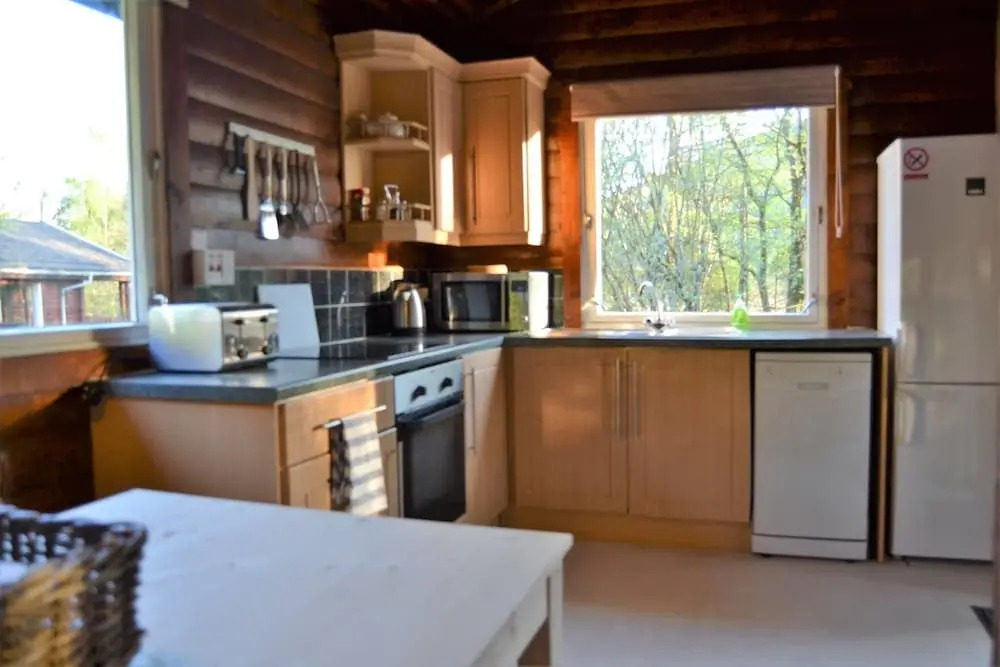 Lovely 3-bed Log Cabin in the Hills Near Dunoon