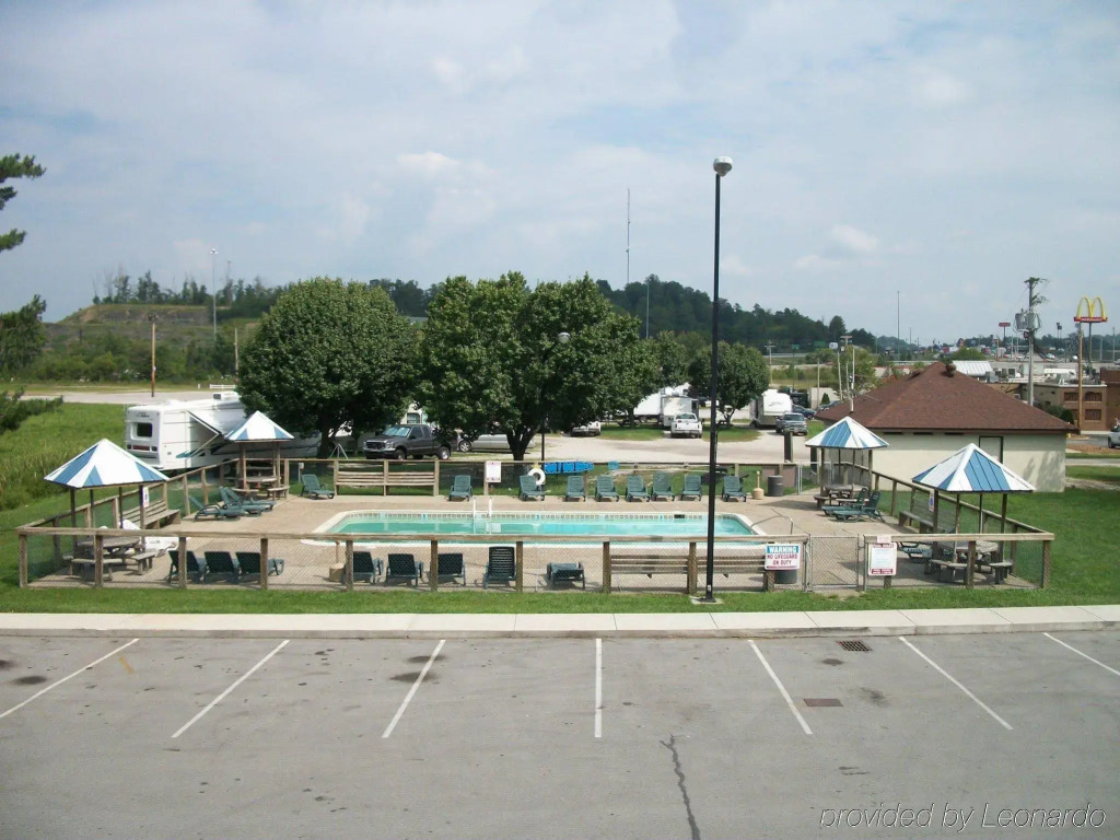 Budget Host Westgate Inn