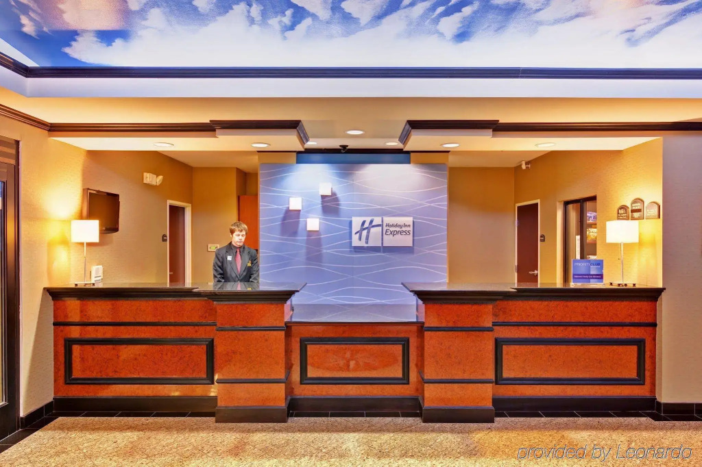 Holiday Inn Express Hotel & Suites Clinton by IHG