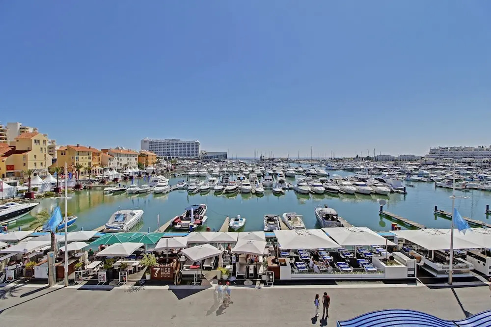 SKY Beach Apartment in Quarteira