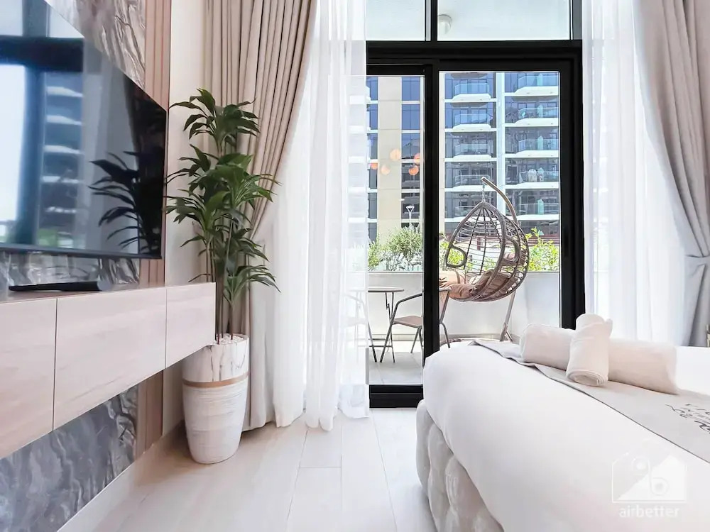 Elegant Studio With Balcony on the Riviera Dubai