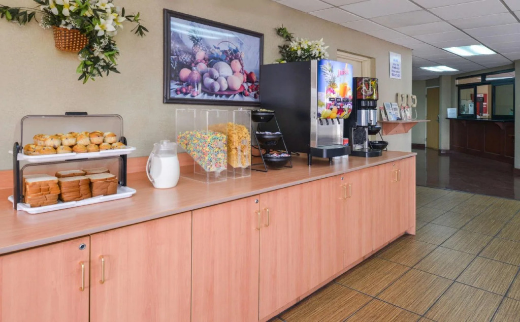 H3 Inn & Suites - LAX Airport - Los Angeles