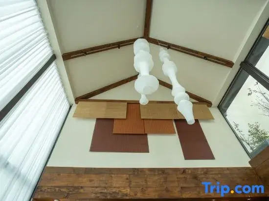 Zhengzhou Mountain Listening Wind City Homestay