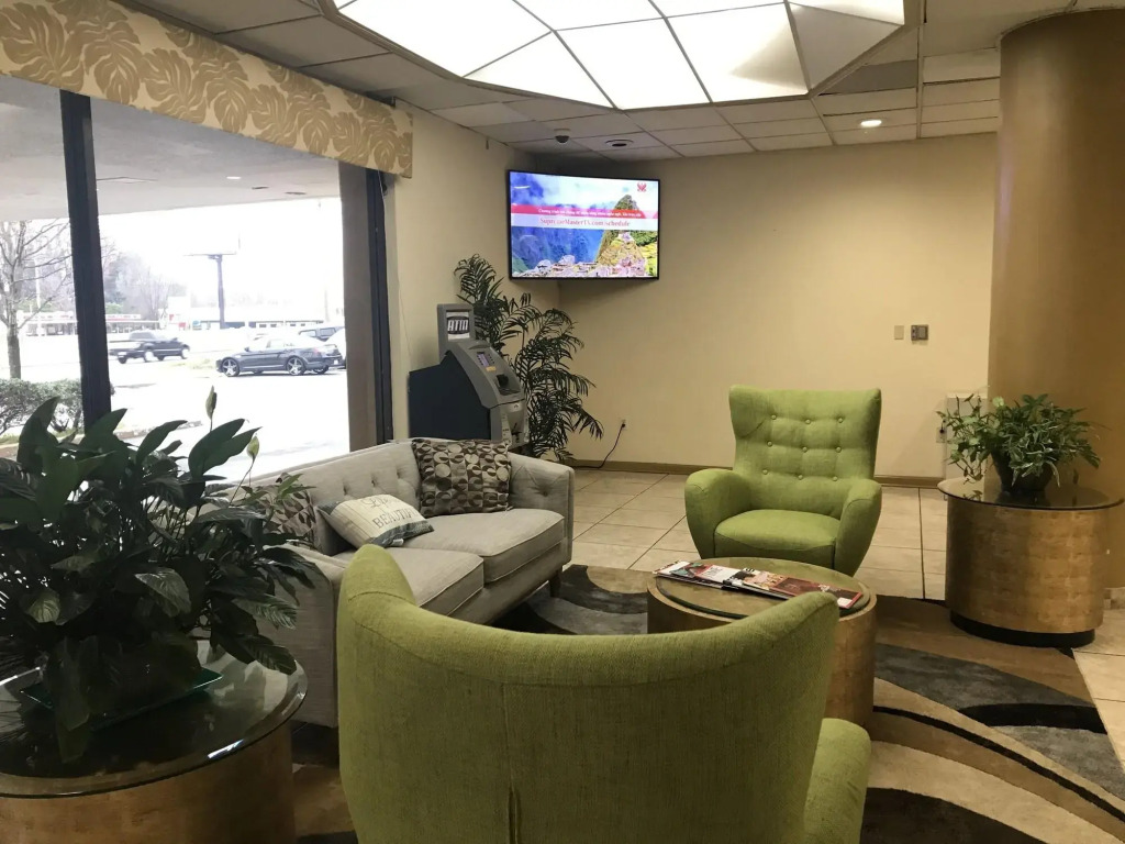 Golden Green Hotel