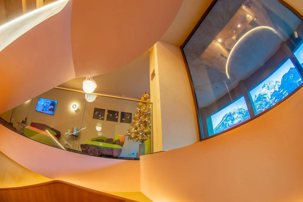 OMAMA Hotel