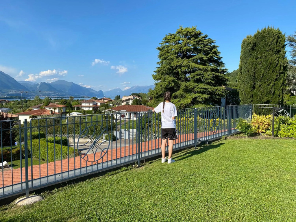 Ampio appartamento vista lago