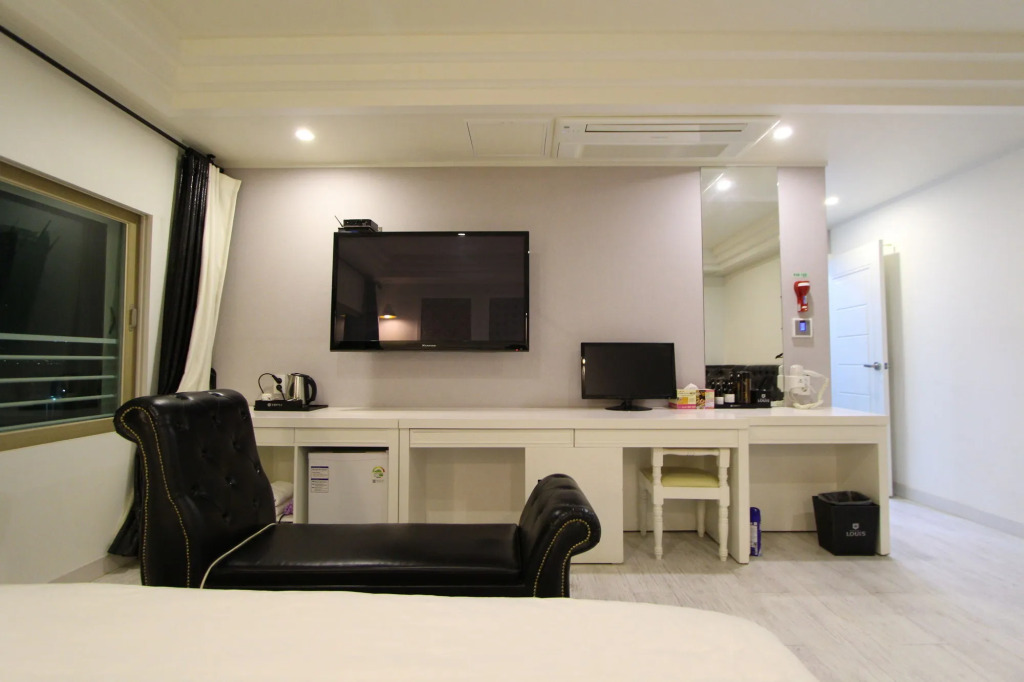 Hotel Louis.J