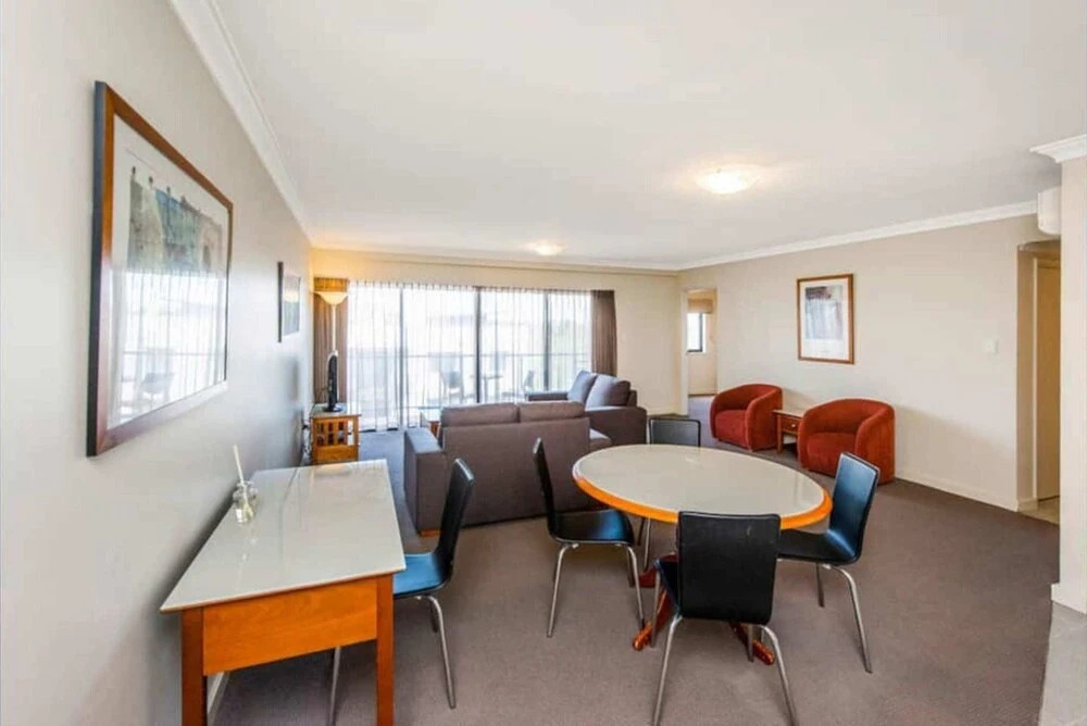 Conveniently Located 2 Bedroom Apartment In The CBD