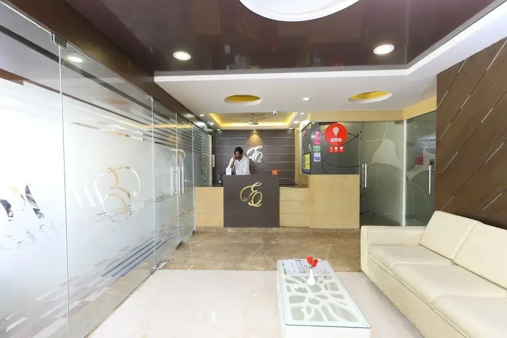 Hotel Emerald Manor by OYO Rooms