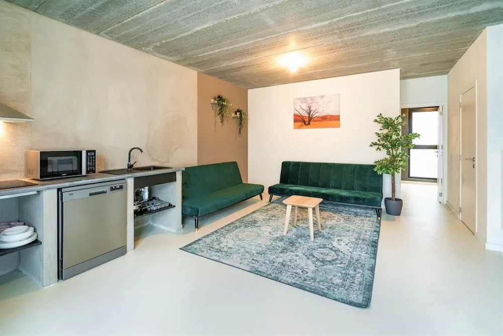 Antwerp Central 1br/7p Apartment