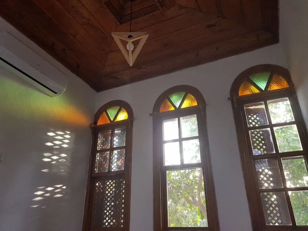 Room Kite Mansion