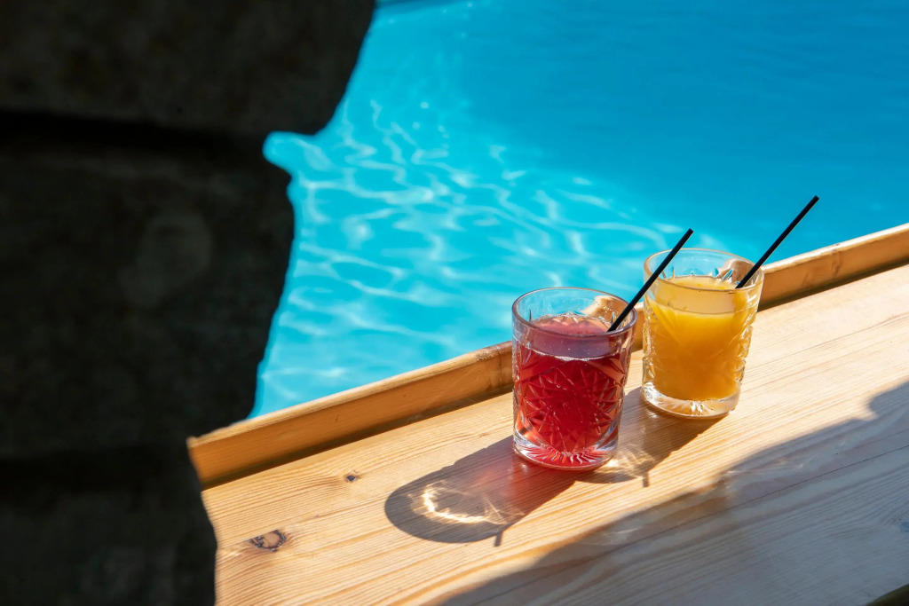 Zefi Hotel & Suites
