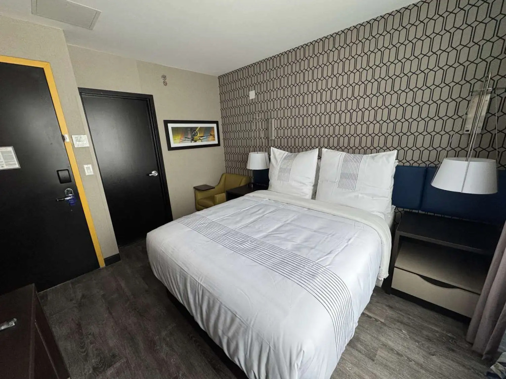 GLō Best Western Bronx NYC