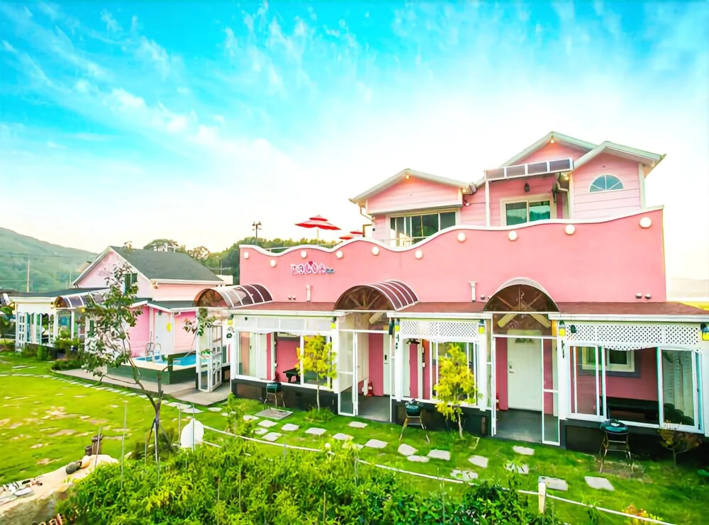Ganghwa Pink House Pension