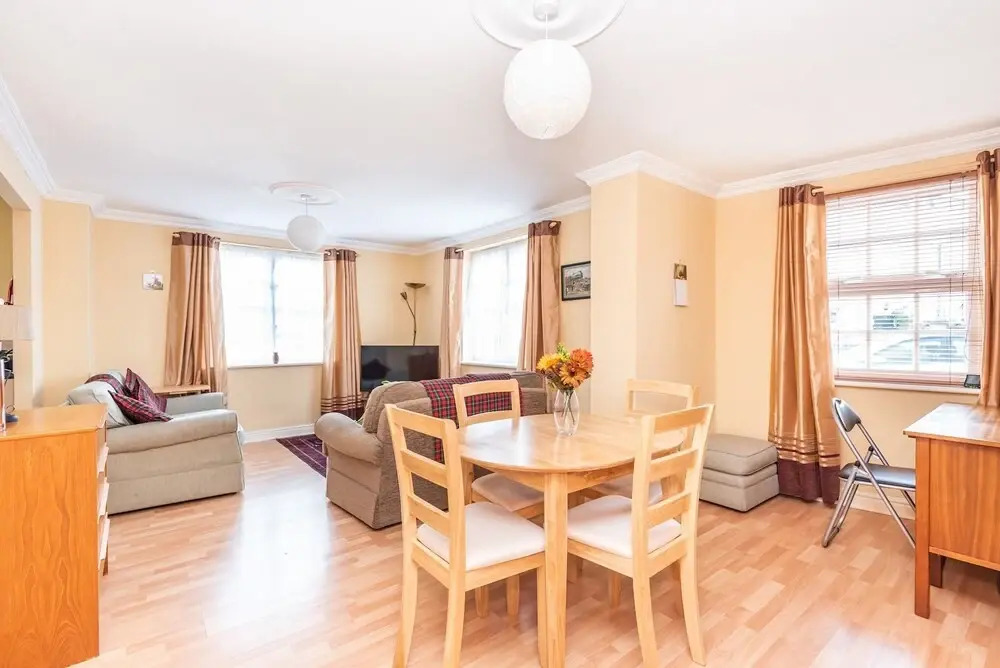 Cosy Flat for 2 nr Railway Museum & Free Parking!