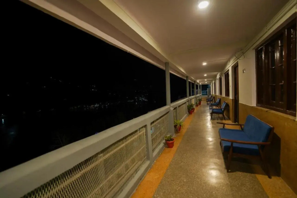 Hotel Silverton (180 lake view)