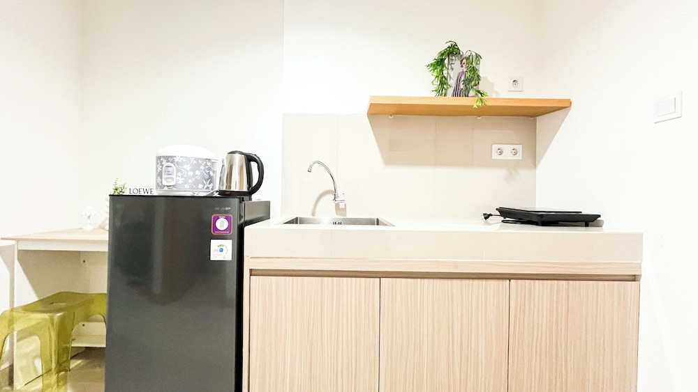 Comfy And Tidy 1Br (No Living Room) At Apartment Bintaro Embarcadero
