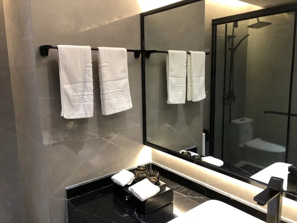 Heqi Hotel
