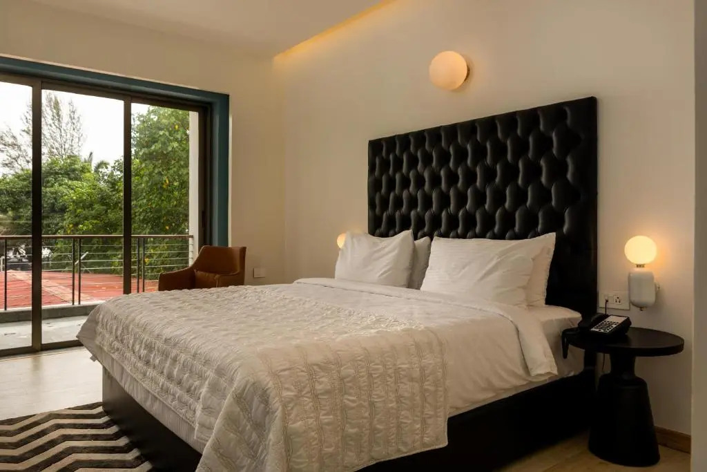 Ashore by Vista, Beachfrom 6BHK, ultra luxurious with Infinity pool, SPA at Morjim