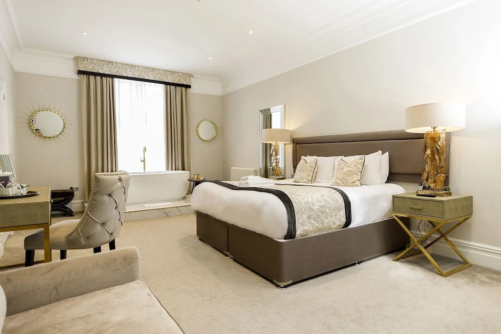 Lanelay Hall Hotel & Spa