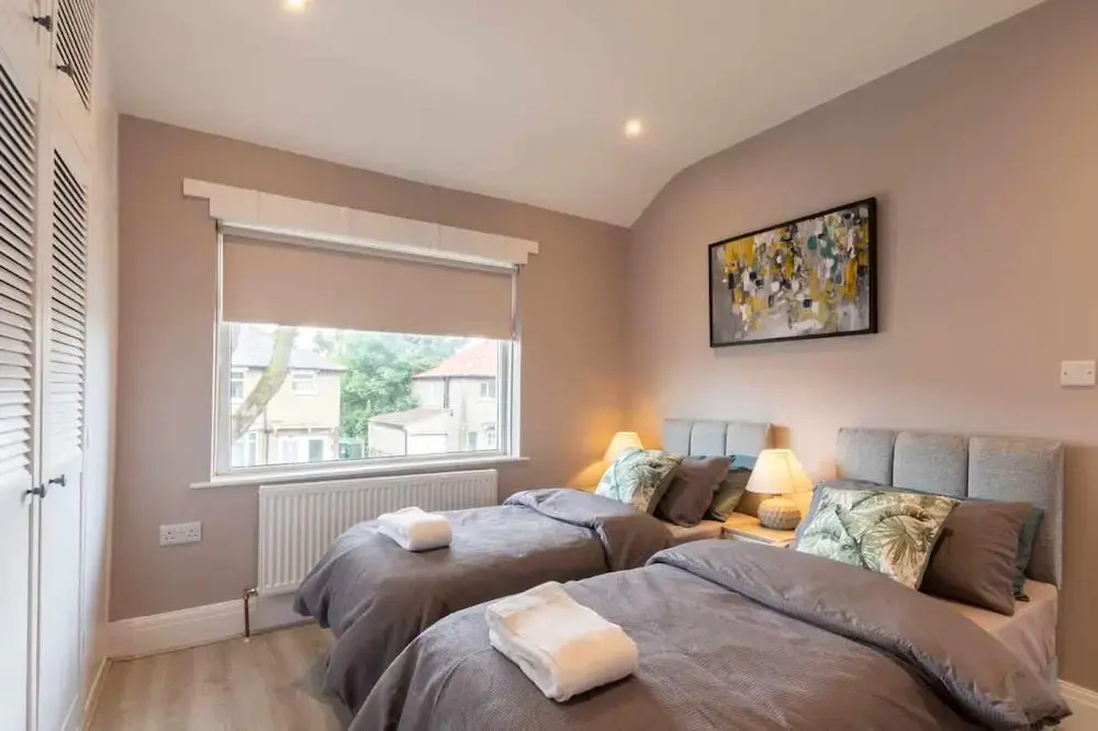 Buckingham House - Spacious 3-bedroom