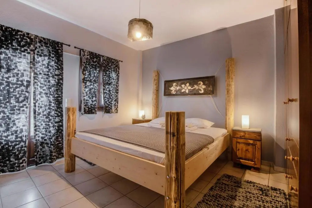 Varousi.Traditional house in old town of Trikala 1
