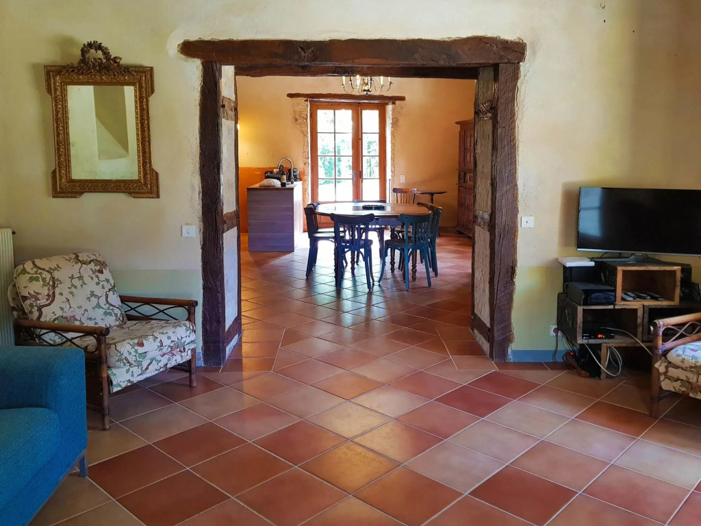 Farmhouse in Saint-Cernin with Pool & Views