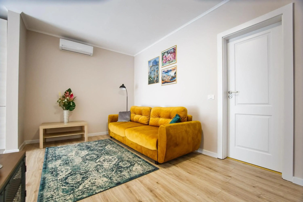 Light and Color at West Residence