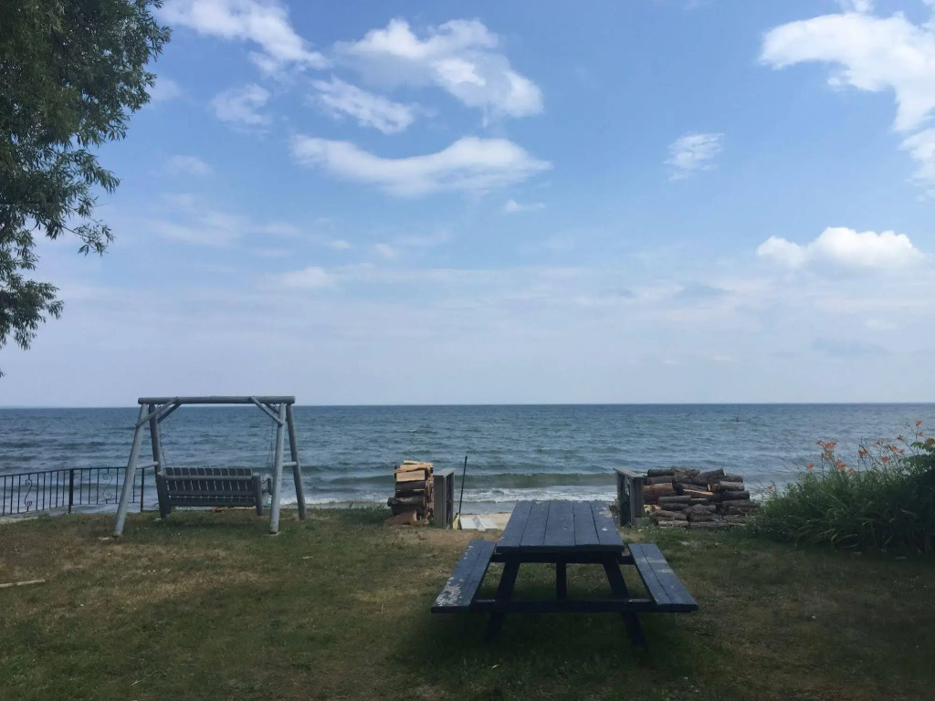 Waters Edge Motel