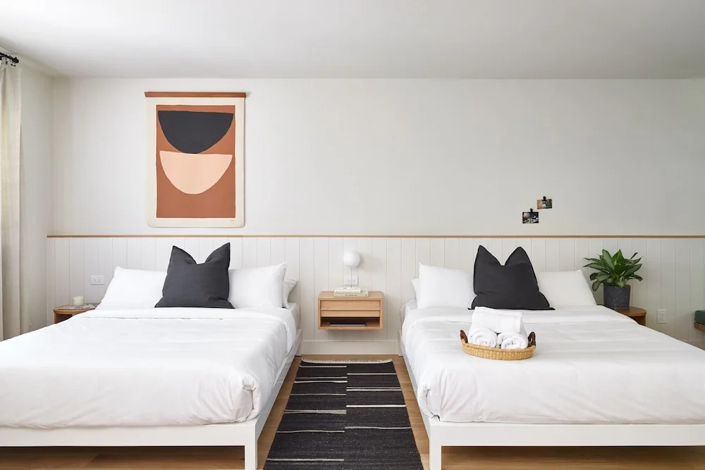 Somewhere Inn Calabogie Boutique Hotel