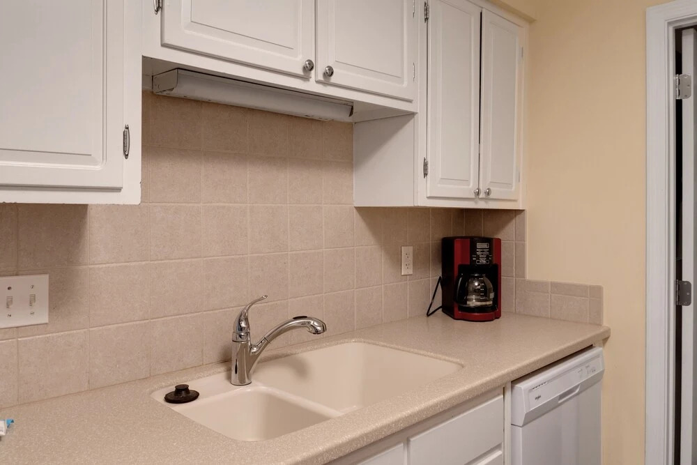 Harbour Town at Sea Pines Spacious 3 Bedroom 3 Condo by RedAwning