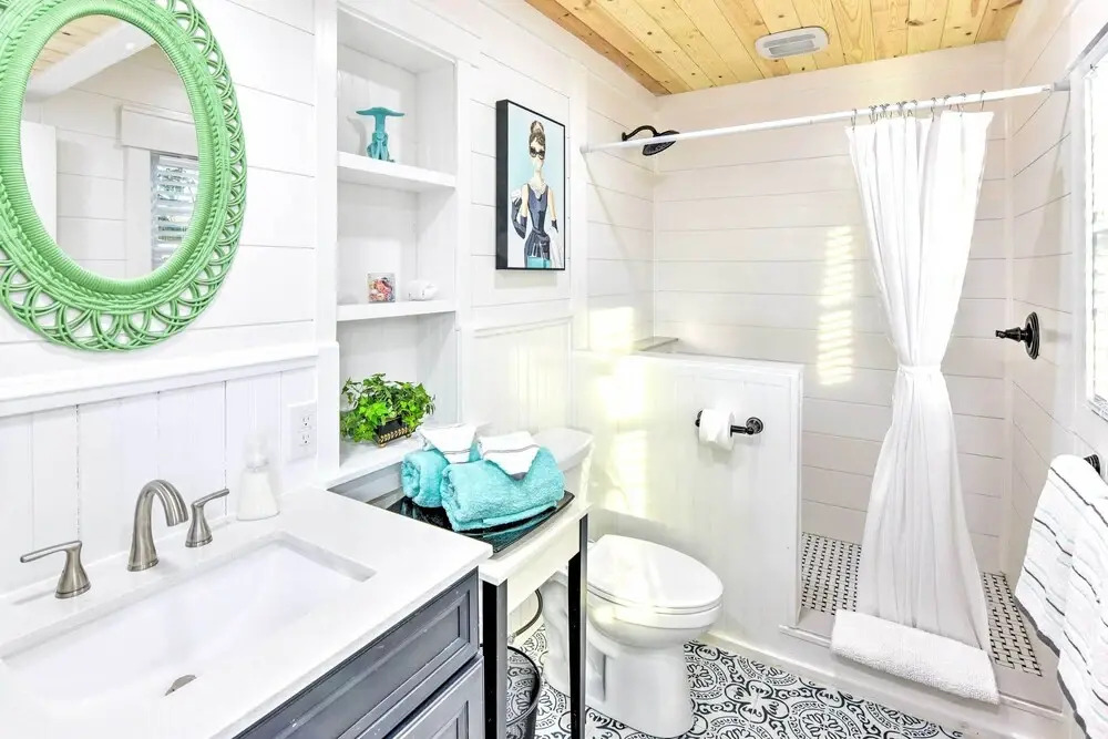 Bright Beaufort Home w/ Porch & Fire Pit!