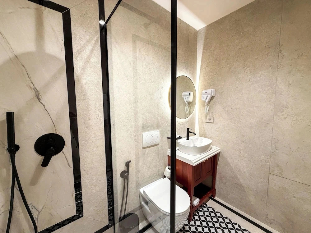 Vatër Hotel
