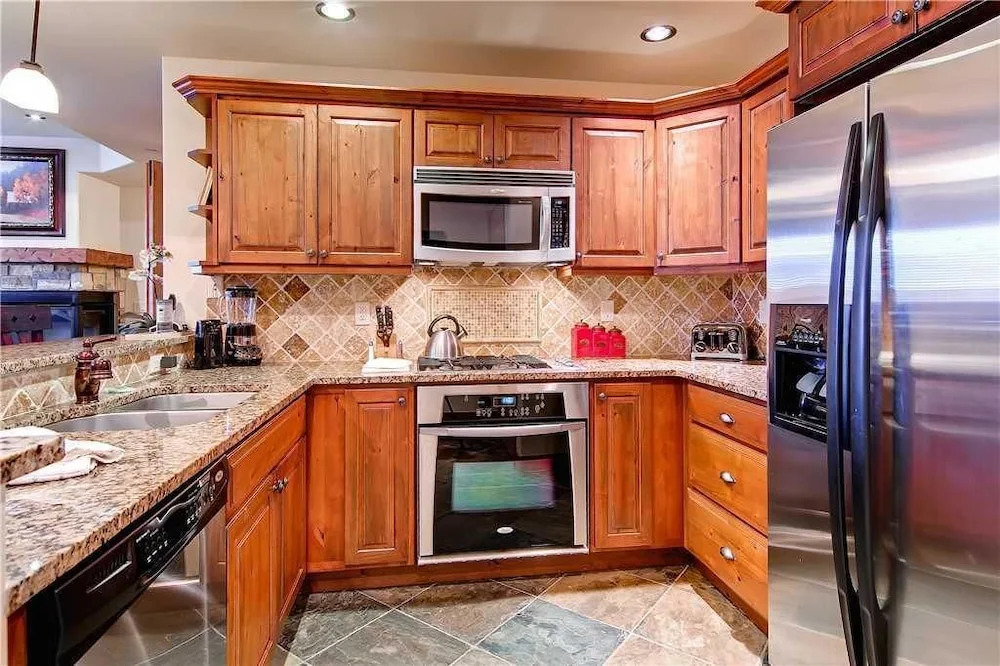 5112 Emerald Lodge, Trappeur's Crossing Apartment 2