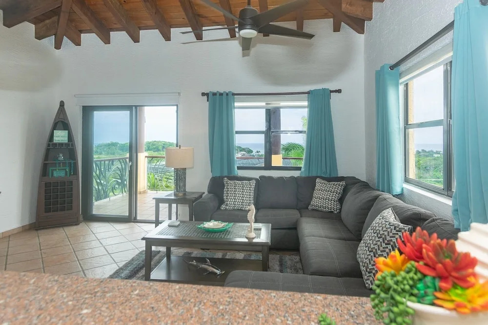 Pineapple Villa 442 condo
