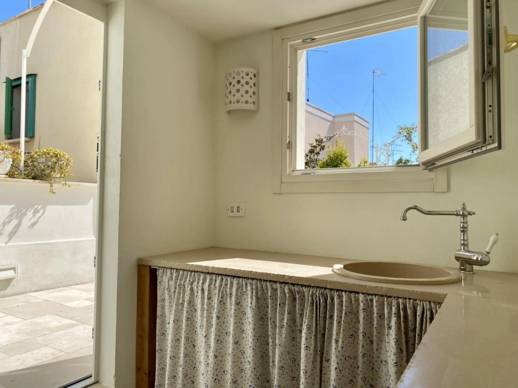 2 people, 1 bathroom, suitable for couples, terrace, central location-Luxury by Dimore Le Murattiane