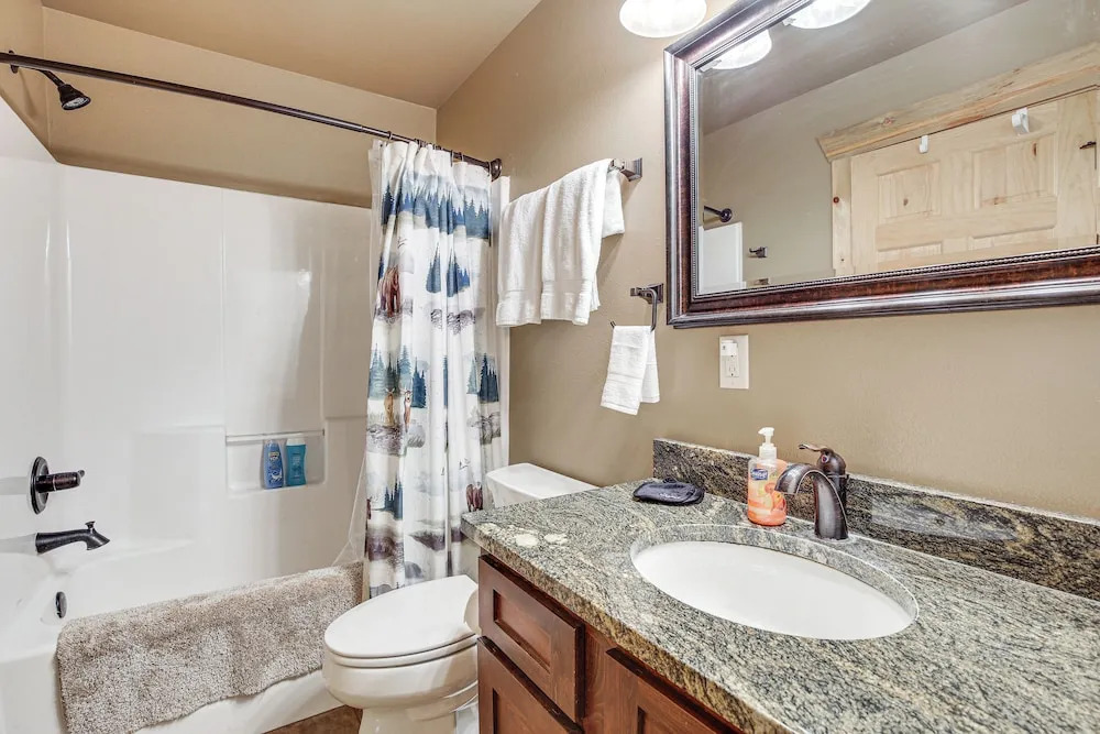 Lead Home w/ Pool Access: 3 Mi to Terry Peak Mtn!