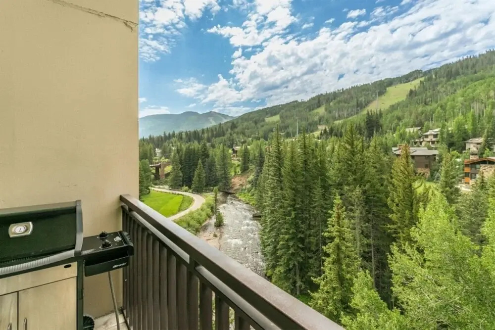 Spacious 3 Bedroom Condo In Lionshead Village - 100 Yards To Lift, Pool, Hot Tub
