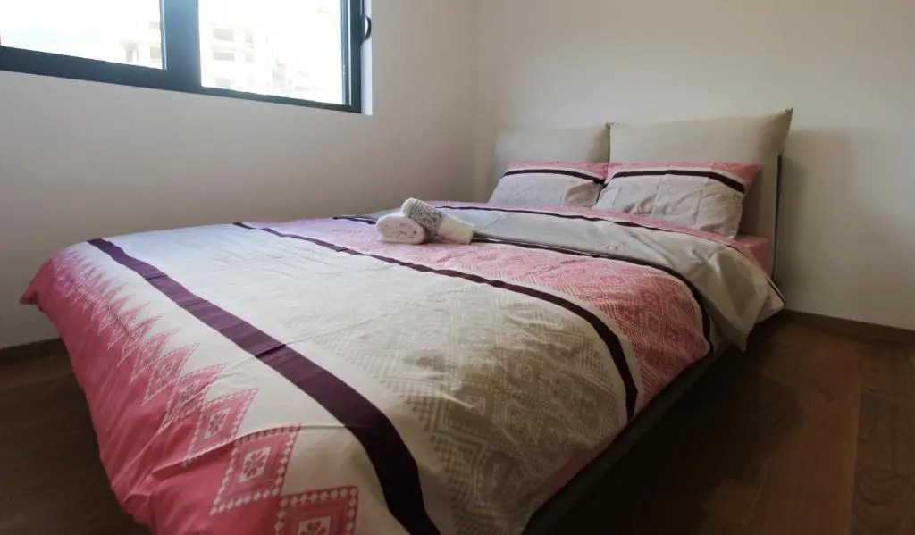 Minimalist stylish 1 BR apartment in Tre Group