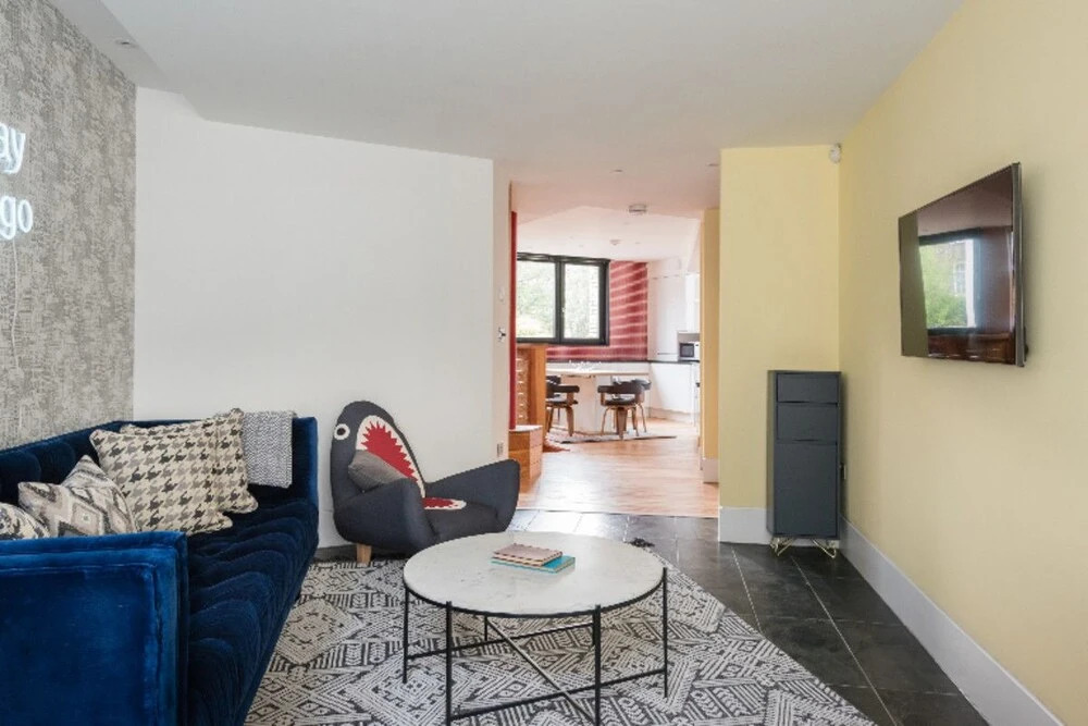 The Camden Chalet - Bright & Modern 3bdr Home With Balcony
