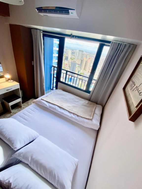 Cozy 1br w/ balcony @ AIR Makati * SKYLINE view